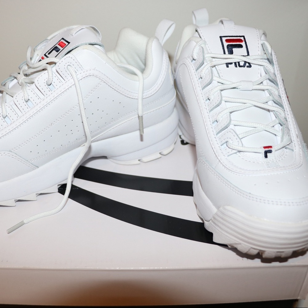 FILA WHITE SNEAKERS